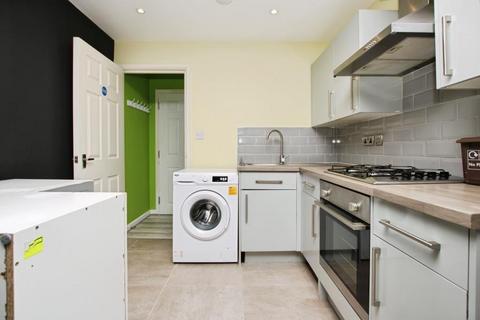 2 bedroom flat to rent, Belton Road, Bristol BS5