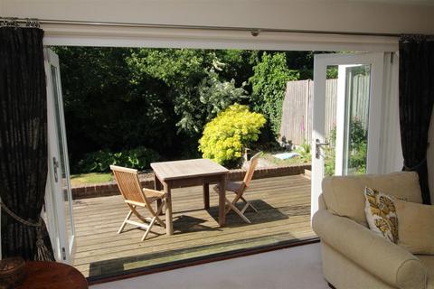 4 bedroom detached house to rent, Wallace Drive, Eaton Bray