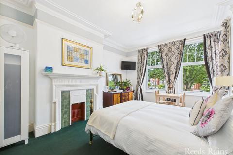 9 bedroom end of terrace house for sale, Vernon Road, East Yorkshire YO15