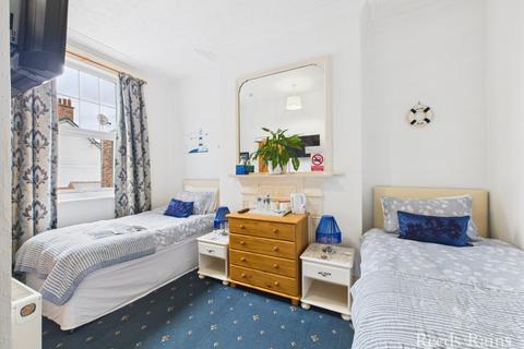 9 bedroom end of terrace house for sale, Vernon Road, East Yorkshire YO15