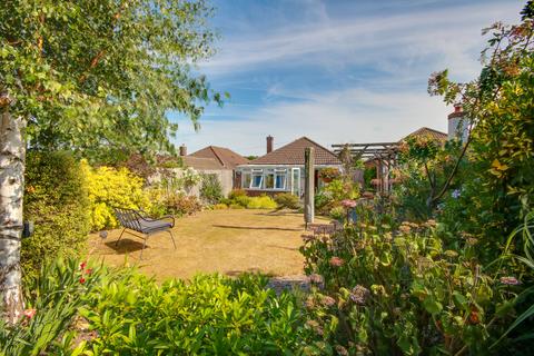 2 bedroom detached bungalow for sale, BITTERNE! GORGEOUS PRESENTATION! BEAUTIFUL GARDEN!