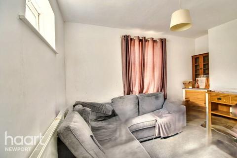 2 bedroom terraced house to rent, Manchester Street, NEWPORT