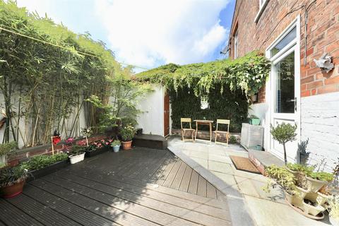 2 bedroom end of terrace house for sale, Clumber Street, Hull