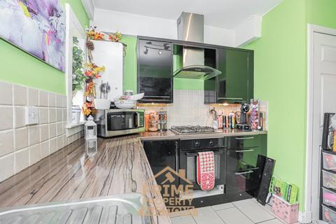 4 bedroom flat for sale, Kennelburn Road, Airdrie ML6