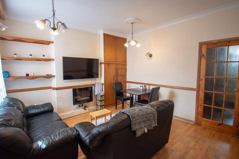 4 bedroom terraced house to rent, Humberstone Road, Humberstone