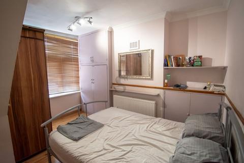 4 bedroom terraced house to rent, Humberstone Road, Humberstone