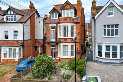 1 bedroom apartment for sale, COBHAM ROAD, Westcliff-On-Sea