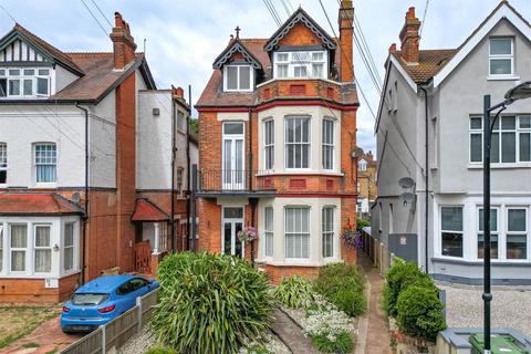 1 bedroom apartment for sale, COBHAM ROAD, Westcliff-On-Sea