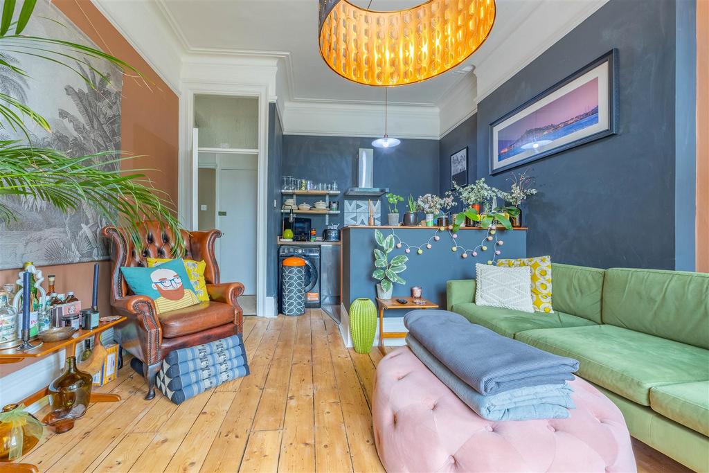 Lounge/Kitchen