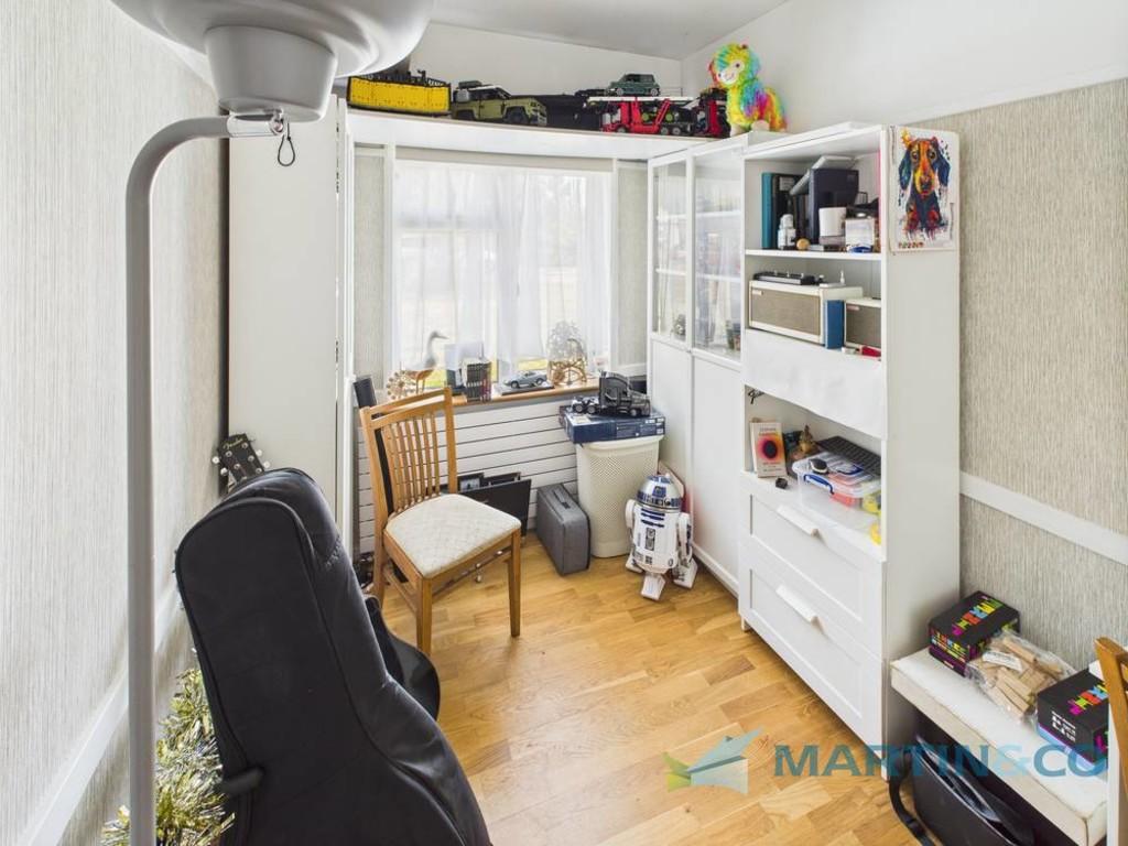 CAM02145 G0-PR0069-STILL011-thumbnail-h750-70