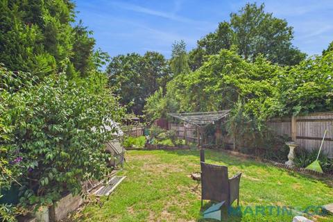 1 Birch Close, Hildenborough, Tonbridge, TN11 9DU