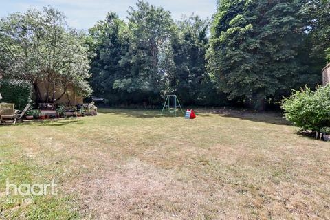 2 bedroom apartment for sale, Grove Avenue, Sutton