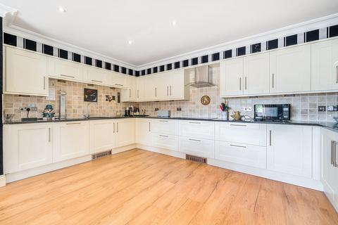 2 bedroom ground floor flat for sale, 4 Romney Grange, Ambleside, Cumbria.