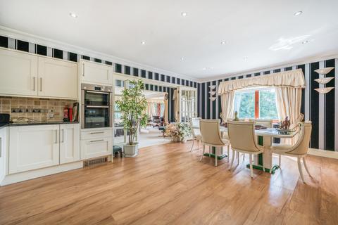 2 bedroom ground floor flat for sale, 4 Romney Grange, Ambleside, Cumbria.