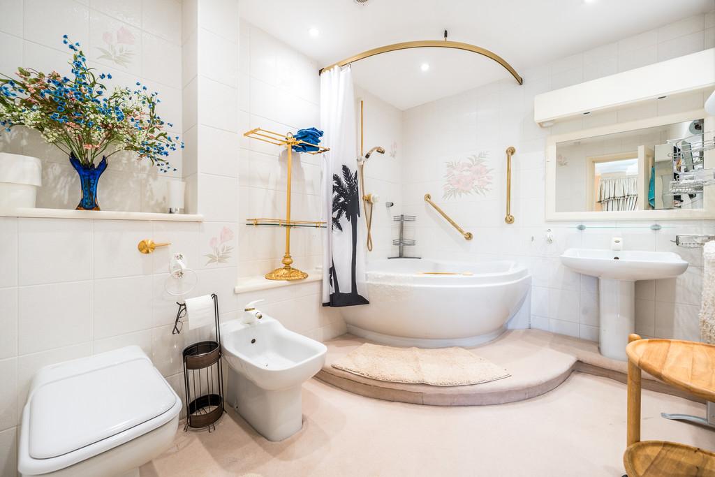 Master Bedroom Ensuite