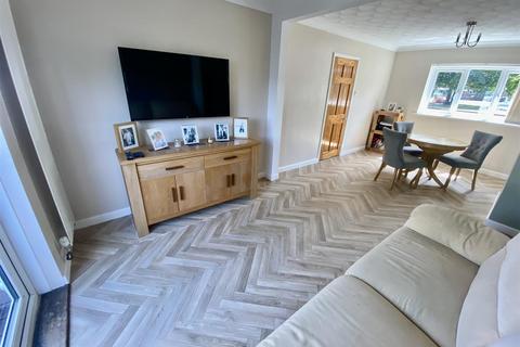 3 Ecklington, Eldene, Swindon, SN3 3TJ
