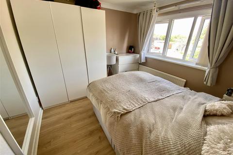 3 Ecklington, Eldene, Swindon, SN3 3TJ