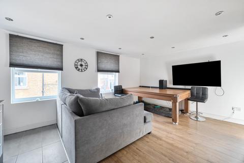 undefined, West Street, Carshalton