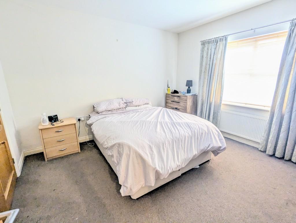 Rotherhamforsalemasterbedroom