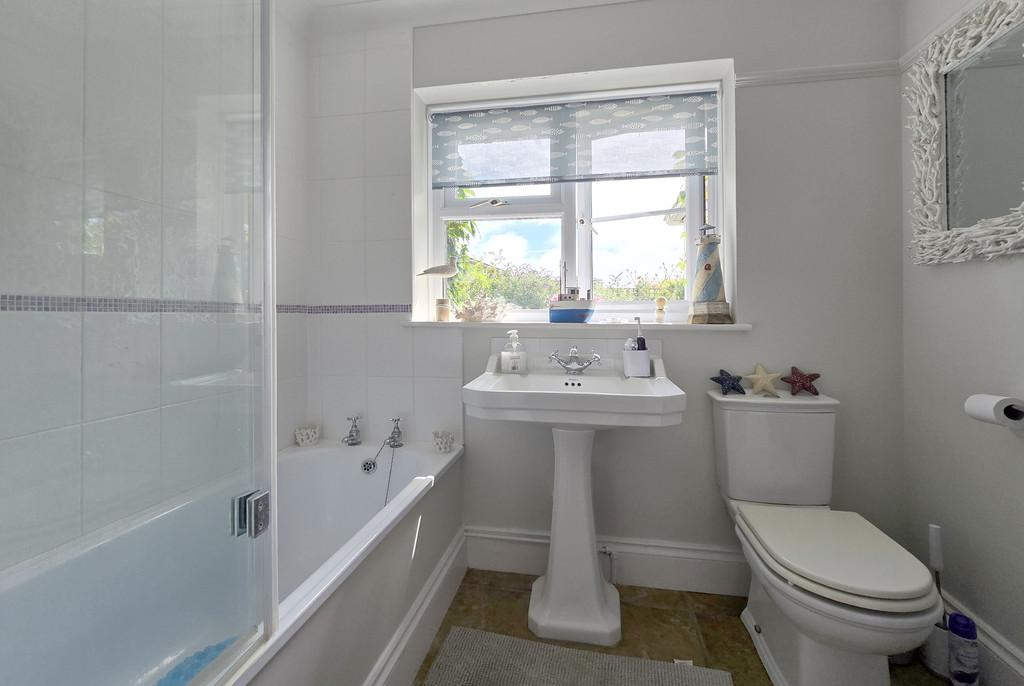 25 BR Bathroom