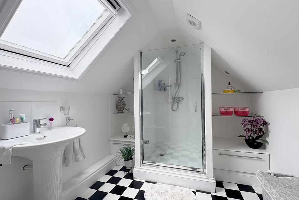 25 BR En Suite