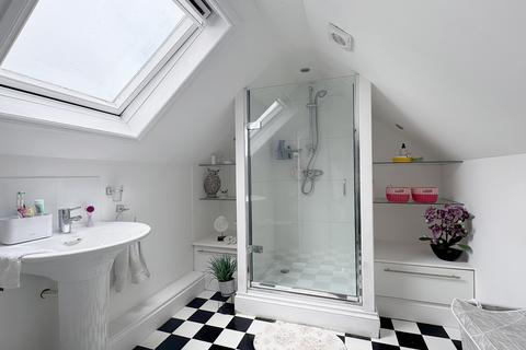25 Belmore Road, Lymington, SO41 3NU