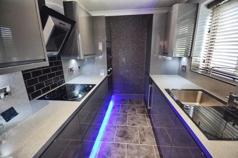 2 bedroom semi-detached house to rent, Widecombe Road, Birches Head