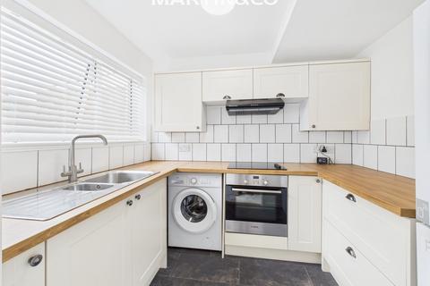 3 bedroom terraced house to rent, St Pauls Gate, Wokingham