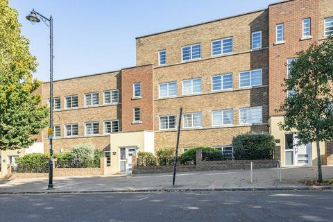 30 Derwent Yard, London, W5 4TW
