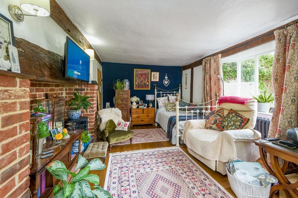 144px-Willow Cottage-50