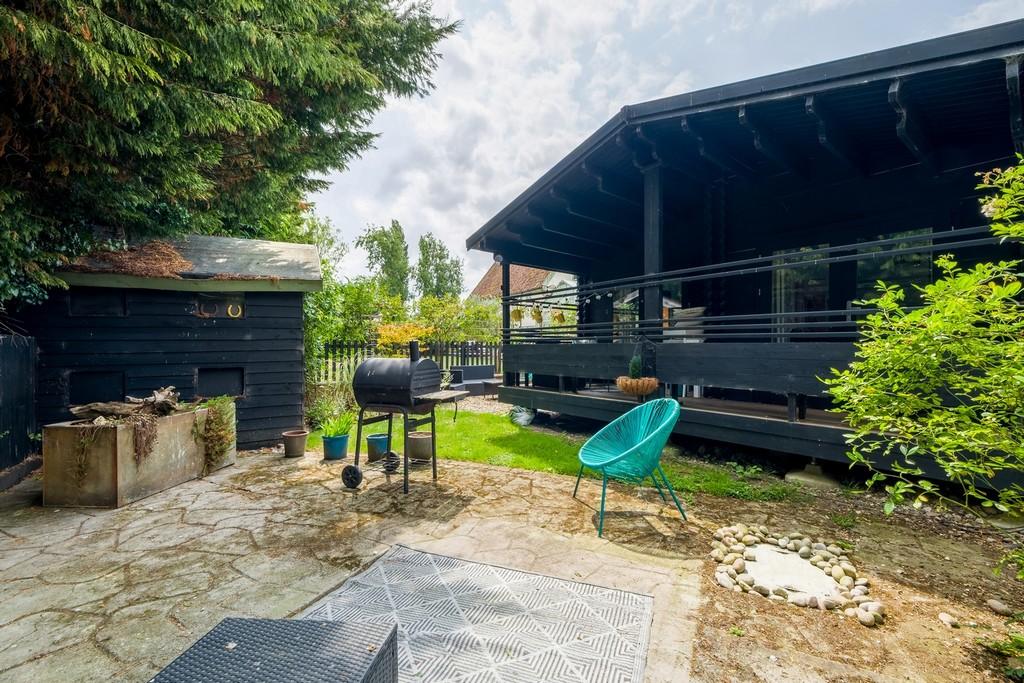 144px-Willow Cottage-47
