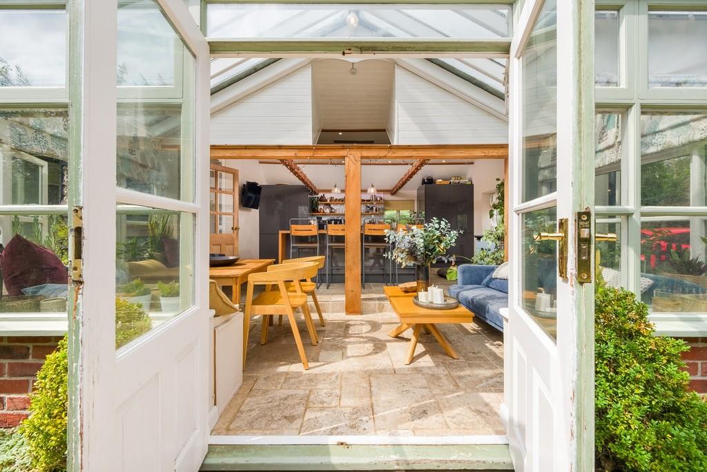 144px-Willow Cottage-12