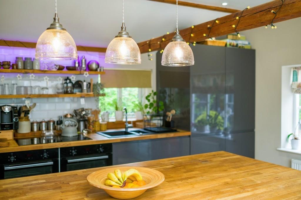 144px-Willow Cottage-13