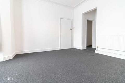 1 bedroom ground floor flat to rent, Broad Street, Barry CF62