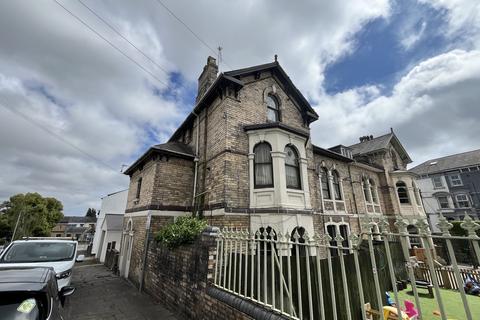 Studio to rent, Clytha Square, Newport,