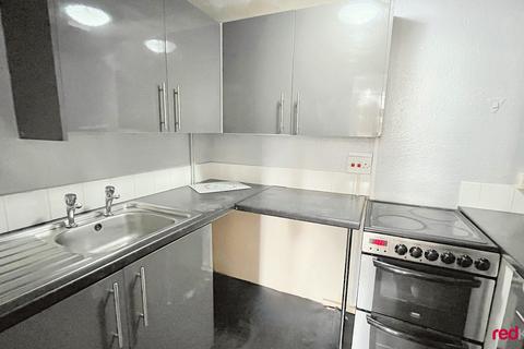 Studio to rent, Clytha Square, Newport,