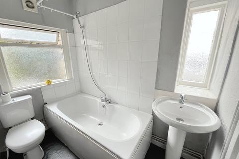 Studio to rent, Clytha Square, Newport,