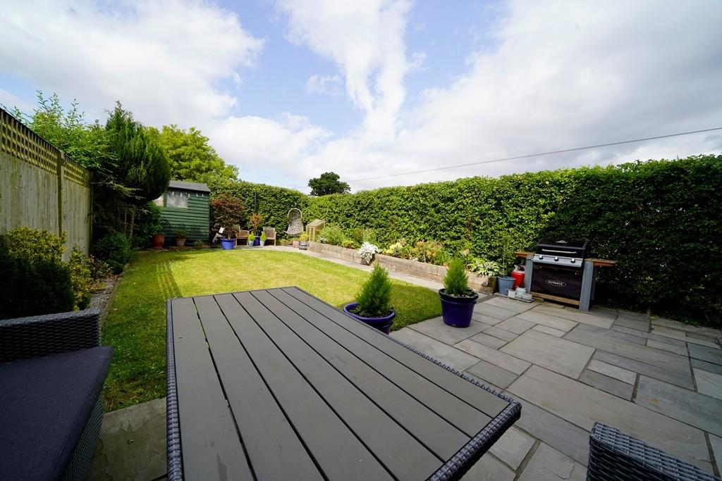 Private And Natural Garden