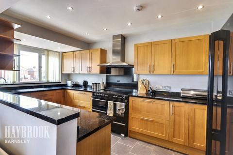 4 bedroom semi-detached house for sale, Pontefract Road, Lundwood