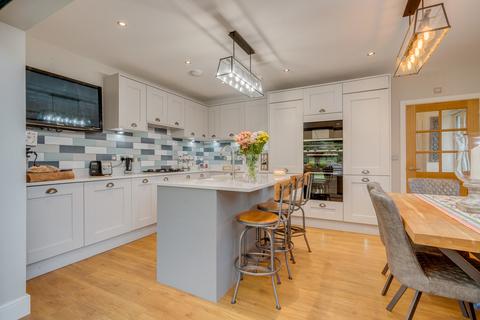 3 bedroom detached house for sale, Oakroyd View, Birkenshaw