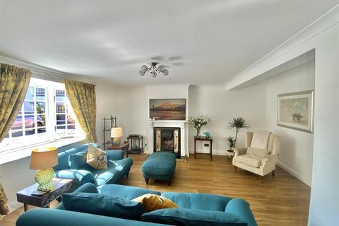 4 bedroom townhouse for sale, Church Street, Stony Stratford