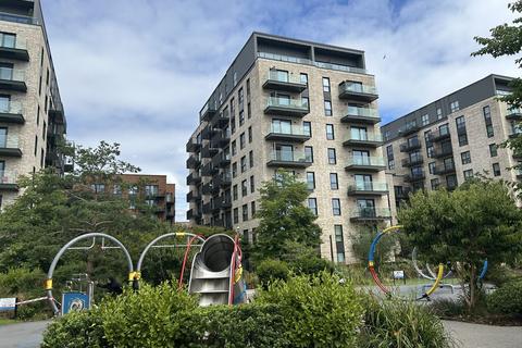 2 bedroom ground floor flat for sale, Greenleaf Walk, Middlesex UB1