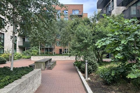 2 bedroom ground floor flat for sale, Greenleaf Walk, Middlesex UB1