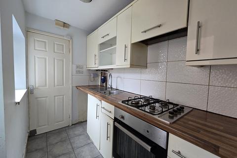2 bedroom terraced house to rent, Knox Road, Wolverhampton WV2