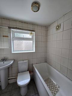 2 bedroom terraced house to rent, Knox Road, Wolverhampton WV2