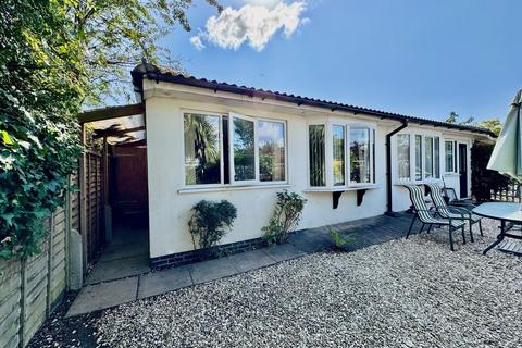 1 bedroom semi-detached bungalow to rent - Webb Lane, Hall Green