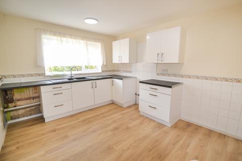 3 bedroom terraced house to rent, Burtondale, Brookside