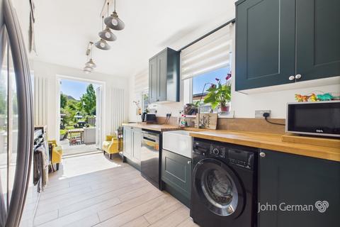 3 bedroom end of terrace house for sale, Outwoods Street, Burton-on-Trent