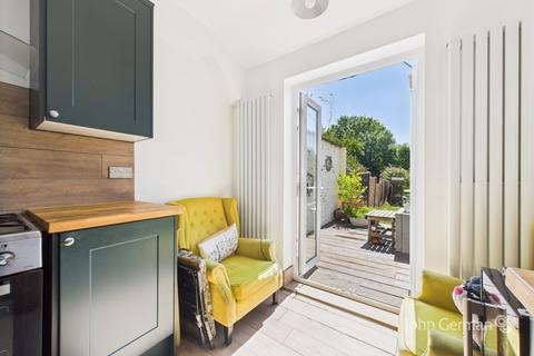 3 bedroom end of terrace house for sale, Outwoods Street, Burton-on-Trent