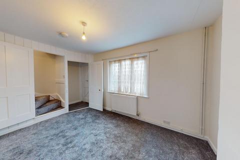 2 bedroom semi-detached house to rent, Sheppey Way Bobbing Sittingbourne